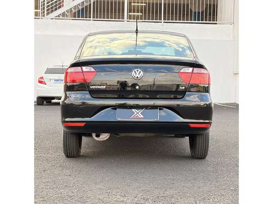 VOLKSWAGEN-VOYAGE-2013