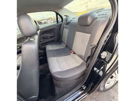 VOLKSWAGEN-VOYAGE-2013