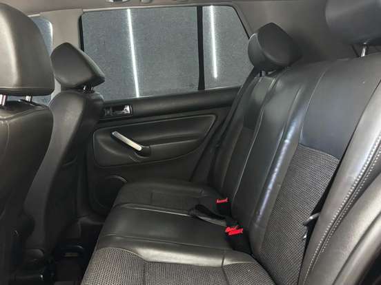 VOLKSWAGEN-GOLF-1.6 MI SPORTLINE 8V FLEX 4P MANUAL VOLKSWAGEN-GOLF-2010