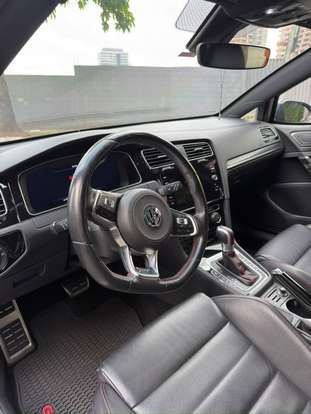 VOLKSWAGEN-GOLF-2019