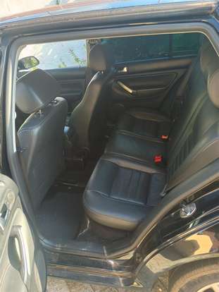 VOLKSWAGEN-GOLF-2011