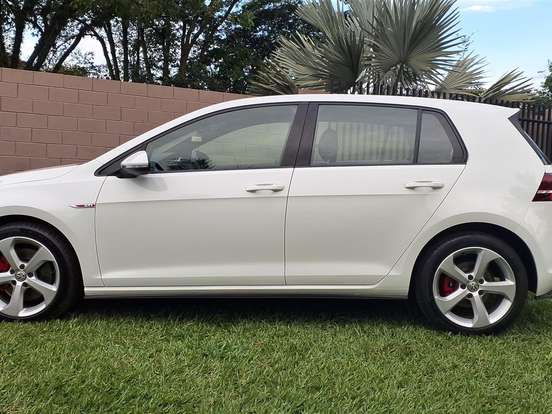 VOLKSWAGEN-GOLF-2.0 TSI GTI 16V TURBO GASOLINA 4P AUTOMÁTICO VOLKSWAGEN-GOLF-2015