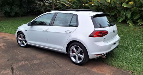 VOLKSWAGEN-GOLF-2.0 TSI GTI 16V TURBO GASOLINA 4P AUTOMÁTICO VOLKSWAGEN-GOLF-2015
