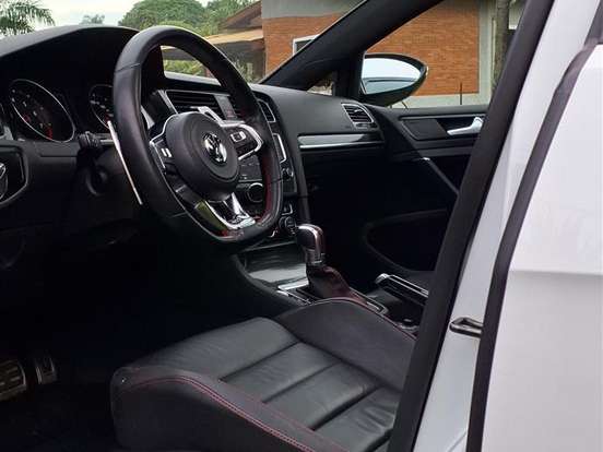 VOLKSWAGEN-GOLF-2.0 TSI GTI 16V TURBO GASOLINA 4P AUTOMÁTICO VOLKSWAGEN-GOLF-2015