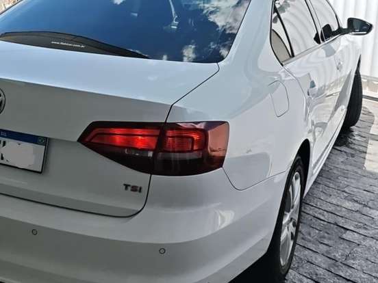 VOLKSWAGEN-JETTA-1.4 16V TSI COMFORTLINE GASOLINA 4P TIPTRONIC VOLKSWAGEN-JETTA-2017