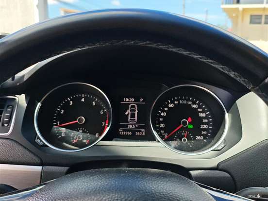 VOLKSWAGEN-JETTA-1.4 16V TSI COMFORTLINE GASOLINA 4P TIPTRONIC VOLKSWAGEN-JETTA-2017
