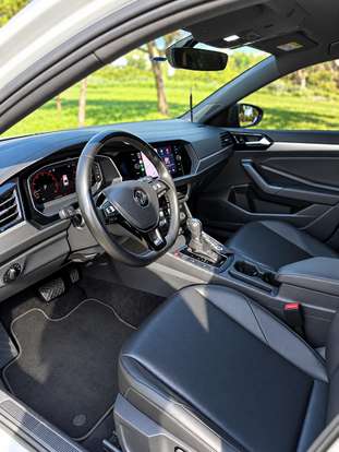 VOLKSWAGEN-JETTA-2018