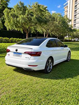 VOLKSWAGEN-JETTA-2018