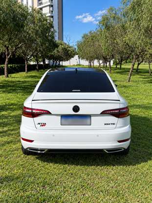VOLKSWAGEN-JETTA-2018