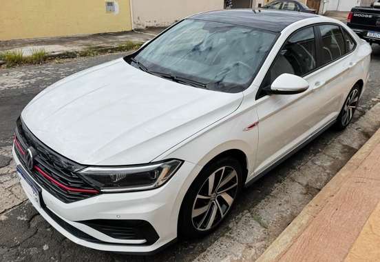 VOLKSWAGEN-JETTA-2020