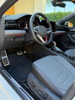 VOLKSWAGEN-JETTA-2025