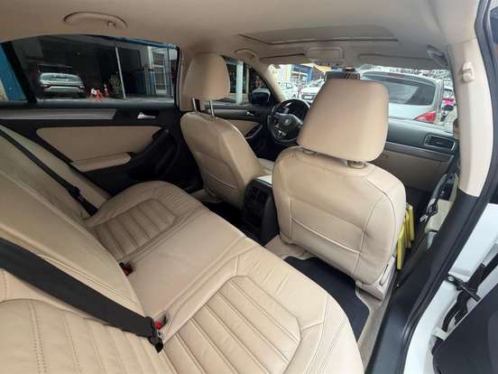 VOLKSWAGEN-JETTA-2.0 TSI HIGHLINE 211CV GASOLINA 4P TIPTRONIC VOLKSWAGEN-JETTA-2013