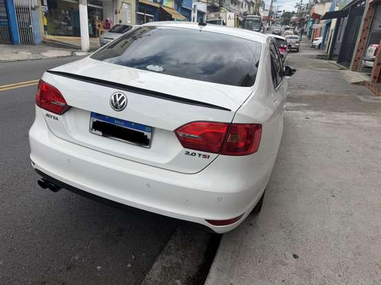 VOLKSWAGEN-JETTA-2013