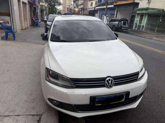 VOLKSWAGEN-JETTA-2.0 TSI HIGHLINE 211CV GASOLINA 4P TIPTRONIC VOLKSWAGEN-JETTA-2013
