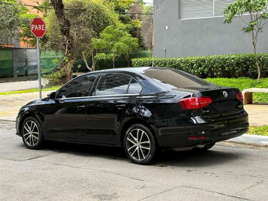 VOLKSWAGEN-JETTA-2015