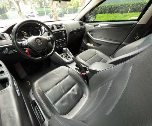 VOLKSWAGEN-JETTA-2015