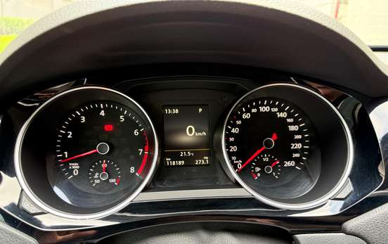 VOLKSWAGEN-JETTA-2015