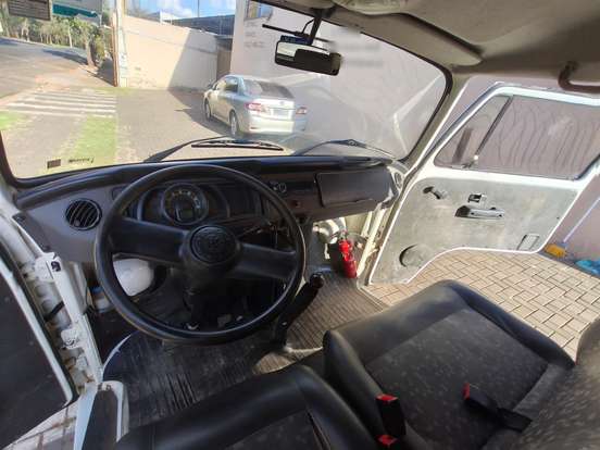 VOLKSWAGEN-KOMBI-2013