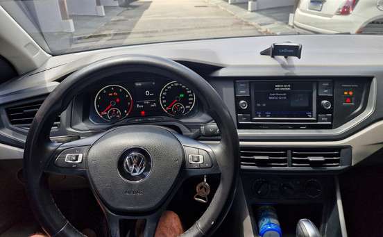VOLKSWAGEN-POLO-2018