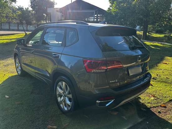 VOLKSWAGEN-TAOS-2021