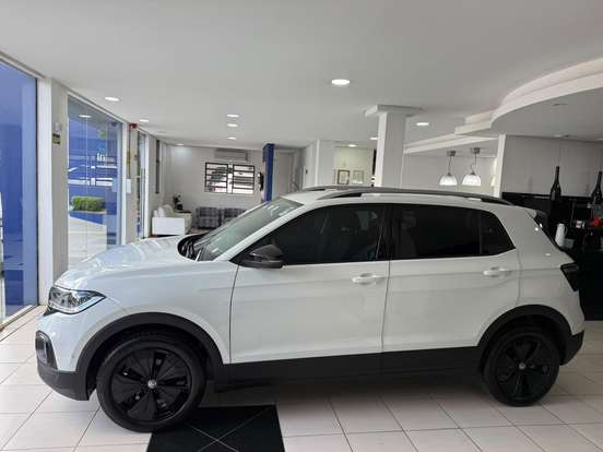 VOLKSWAGEN-T-CROSS-1.0 200 TSI TOTAL FLEX AUTOMÁTICO VOLKSWAGEN-T-CROSS-2020
