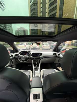 VOLKSWAGEN-T-CROSS-2019