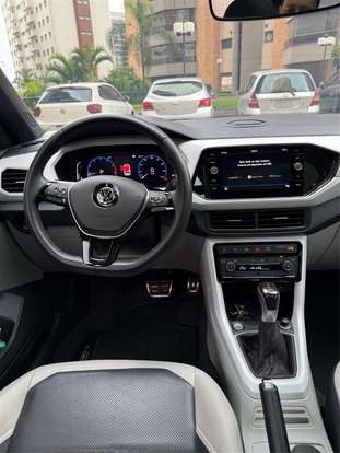 VOLKSWAGEN-T-CROSS-2019
