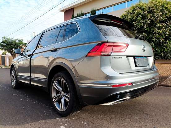 VOLKSWAGEN-TIGUAN-2021