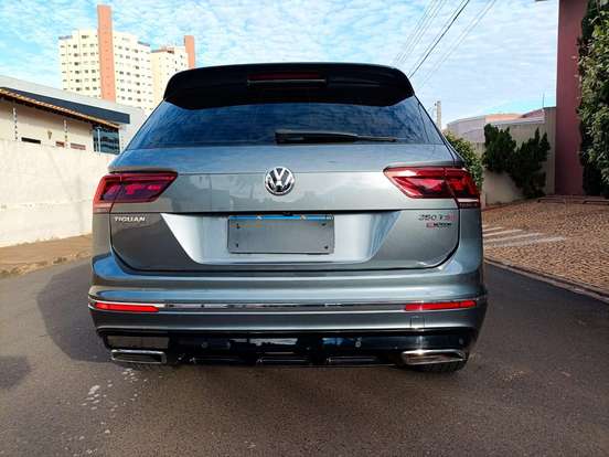 VOLKSWAGEN-TIGUAN-2021