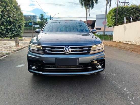 VOLKSWAGEN-TIGUAN-2021
