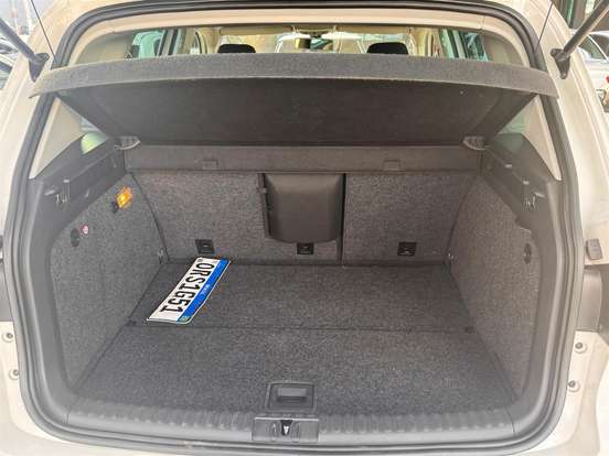 VOLKSWAGEN-TIGUAN-2012