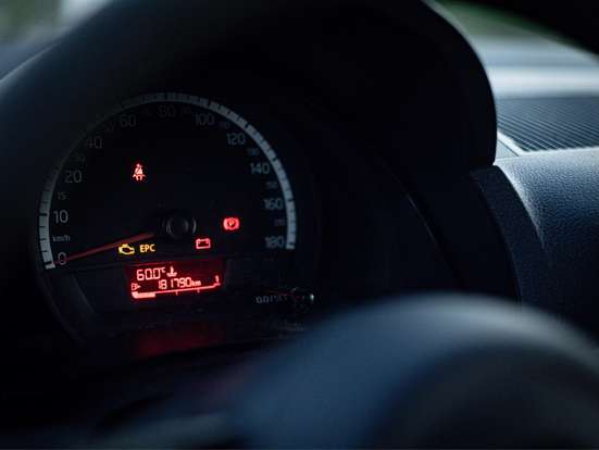 VOLKSWAGEN-UP-2015