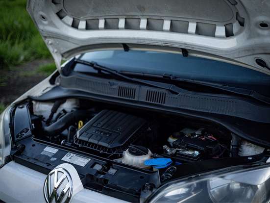 VOLKSWAGEN-UP-2015