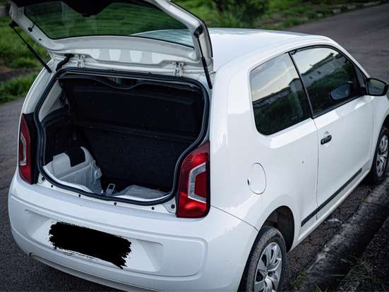 VOLKSWAGEN-UP-2015