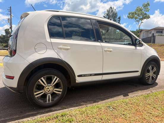 VOLKSWAGEN-UP-2017