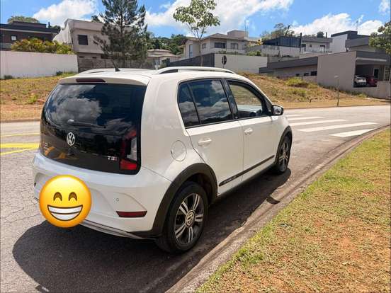 VOLKSWAGEN-UP-2017
