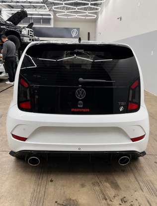 VOLKSWAGEN-UP-2018
