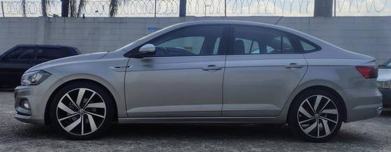 VOLKSWAGEN VIRTUS 1.0 200 TSI HIGHLINE AUTOMÁTICO