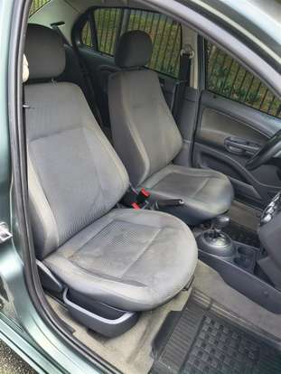 VOLKSWAGEN-VOYAGE-2010