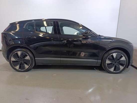 VOLVO-EX30-2024