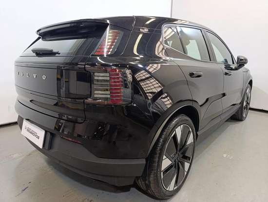 VOLVO-EX30-2024
