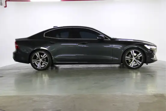 VOLVO-S60-2019