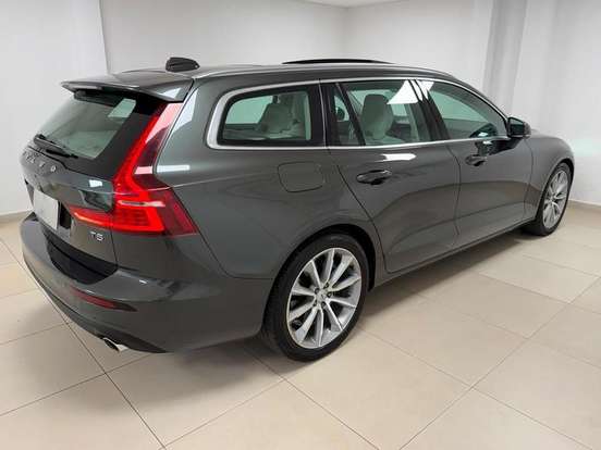 VOLVO-V60-2.0 T5 GASOLINA MOMENTUM GEARTRONIC VOLVO-V60-2019