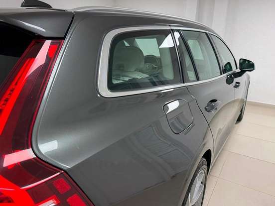 VOLVO-V60-2019