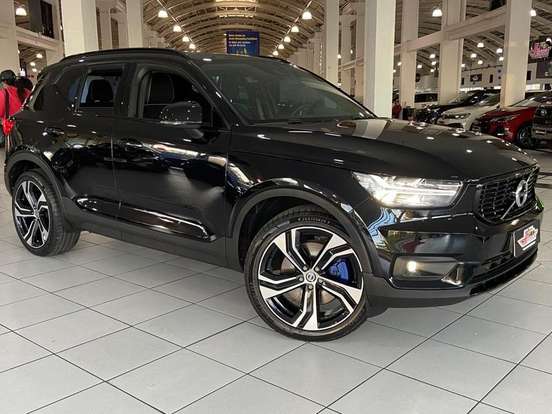 VOLVO-XC40-2021
