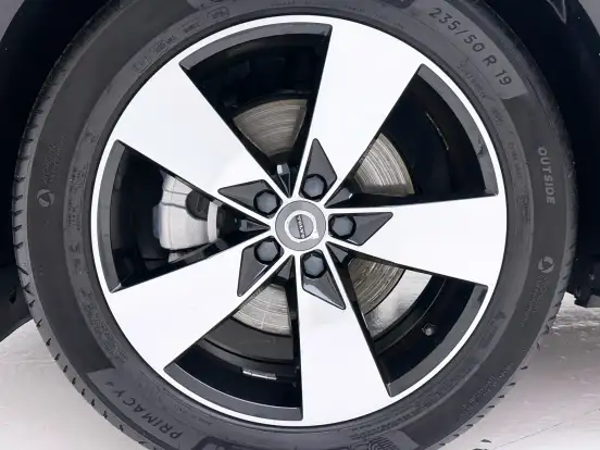 VOLVO-XC40-2.0 T5 GASOLINA MOMENTUM AWD GEARTRONIC VOLVO-XC40-2019