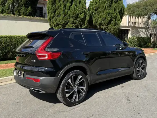 VOLVO-XC40-2.0 T5 GASOLINA R-DESIGN AWD GEARTRONIC VOLVO-XC40-2018