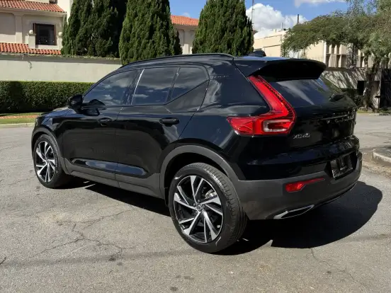 VOLVO-XC40-2.0 T5 GASOLINA R-DESIGN AWD GEARTRONIC VOLVO-XC40-2018
