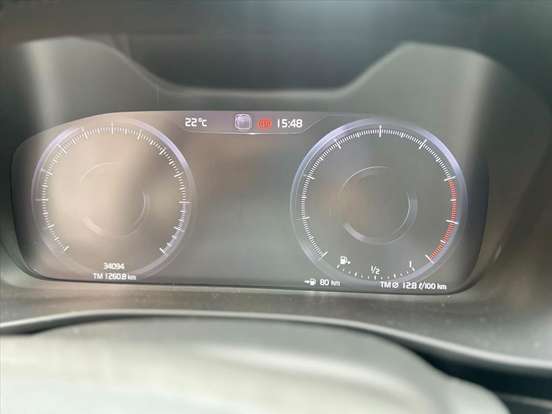 VOLVO-XC40-2.0 T4 GASOLINA GEARTRONIC VOLVO-XC40-2018