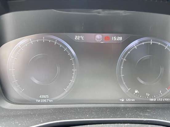 VOLVO-XC40-2.0 T4 GASOLINA GEARTRONIC VOLVO-XC40-2018